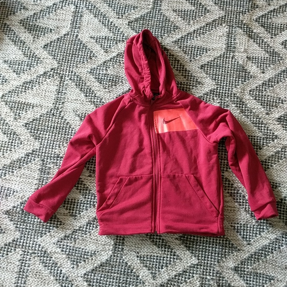 Nike Dri-FIT sweatshirt size boys small